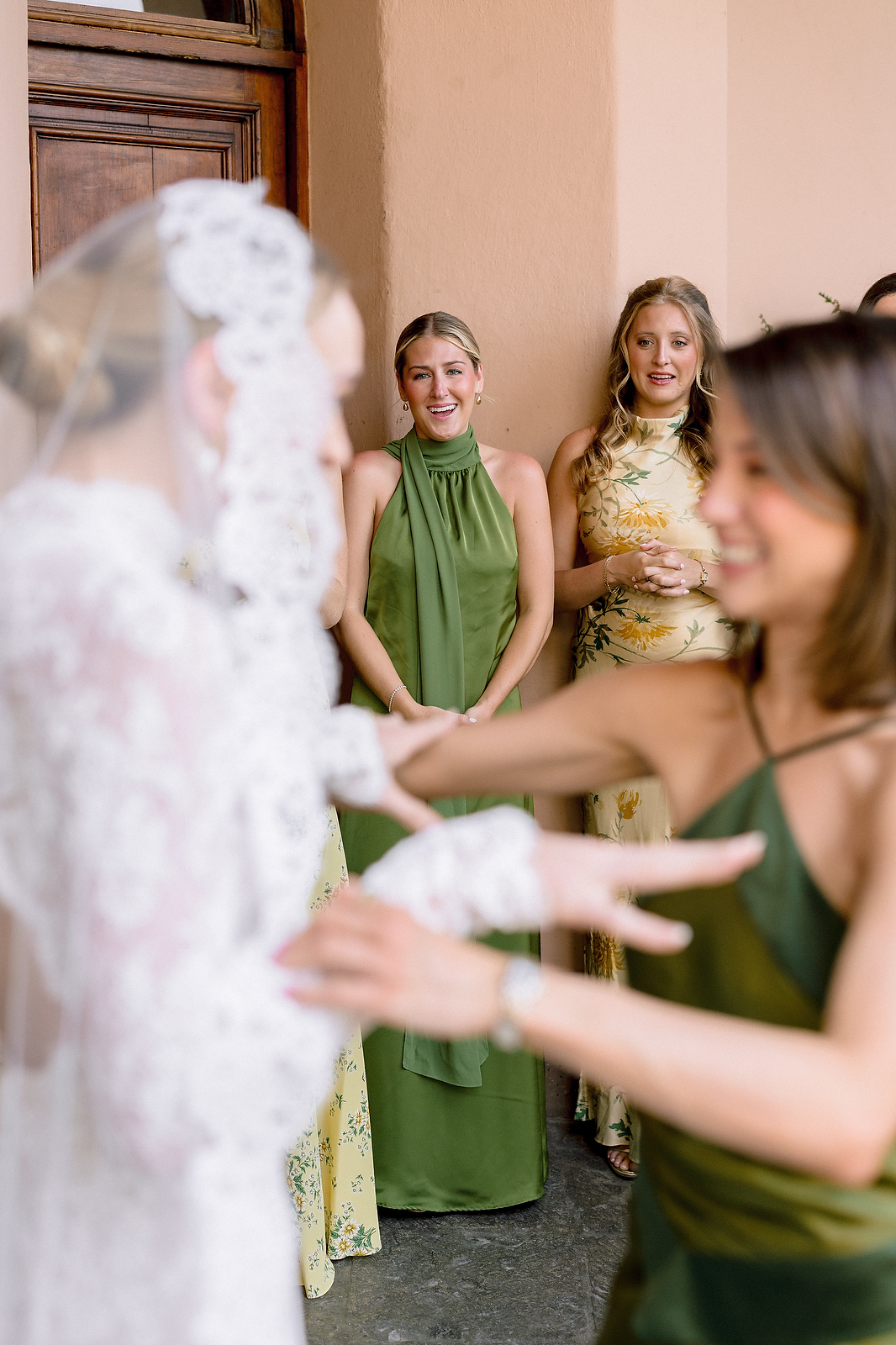 Bridesmaids reacting to seeing the bride at San Miguel de Allende wedding