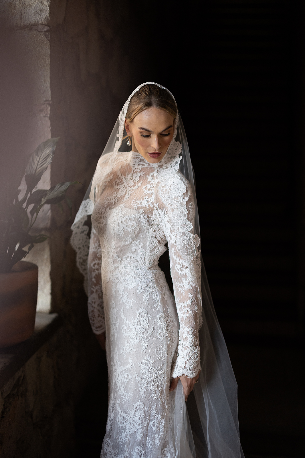 Dramatic bridal portrait in lace gown at San Miguel de Allende wedding