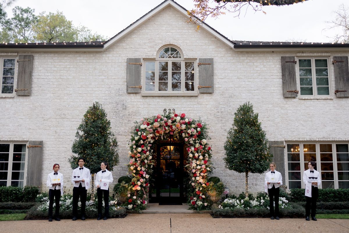 Al fresco reception dinner at Tuscan destination wedding